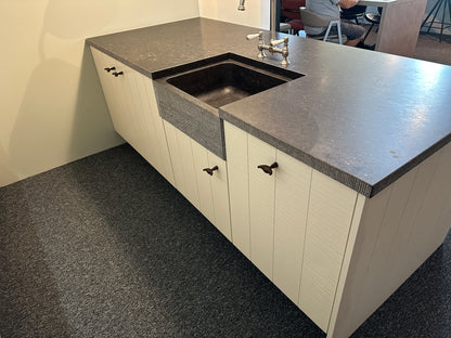 01706 - Witte schiereiland keuken met bar