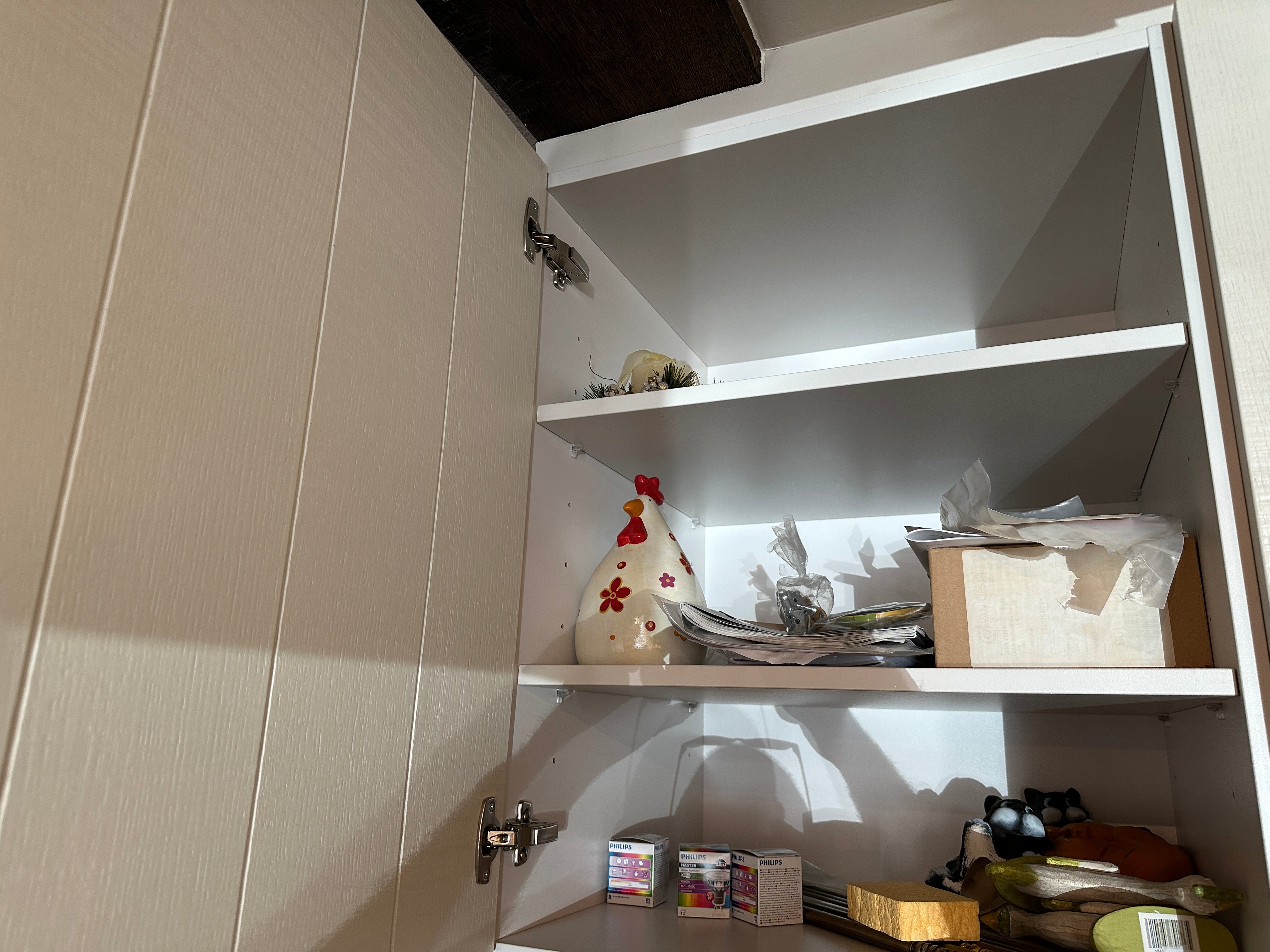 01706 - Witte schiereiland keuken met bar