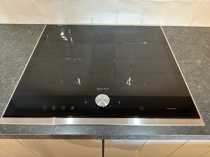 01706 - Witte schiereiland keuken met bar