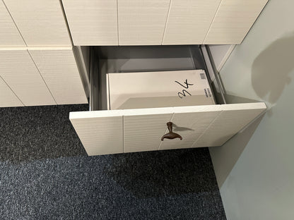 01706 - Witte schiereiland keuken met bar