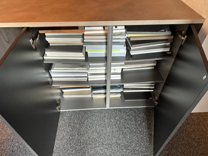 01712 - Moderne eilandkeuken met tafel