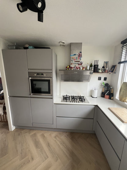 05137 - Bruynzeel grijze keuken