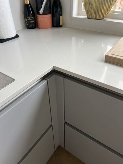05137 - Bruynzeel grijze keuken