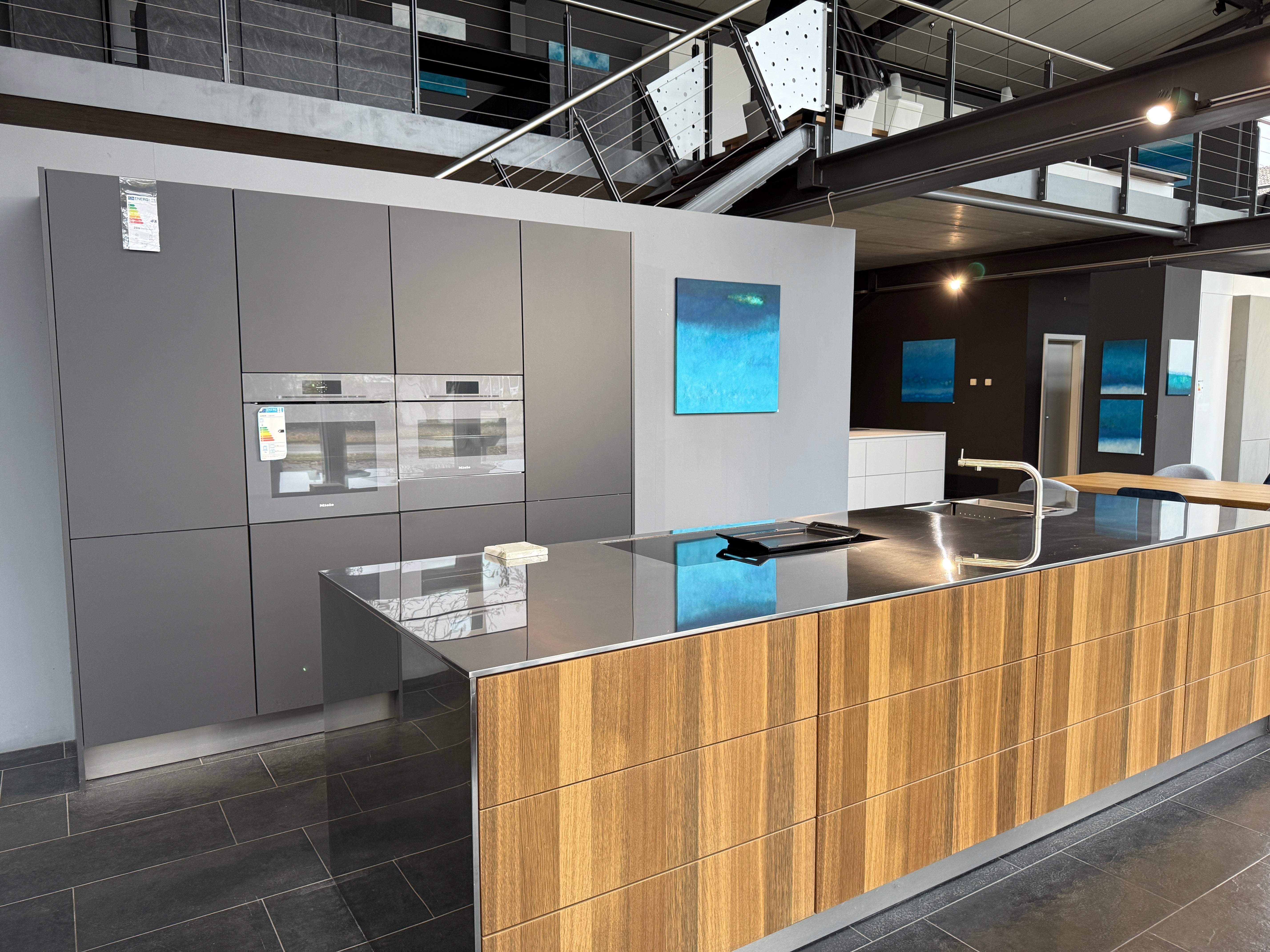 33972 - Siematic island kitchen with stainless steel top 