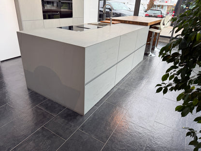 33973 - Island kitchen from Siematic with stone top 