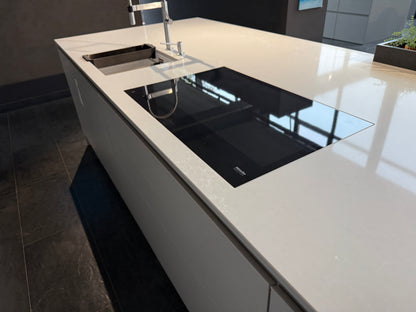 33974 - Siematic island kitchen with stone top 