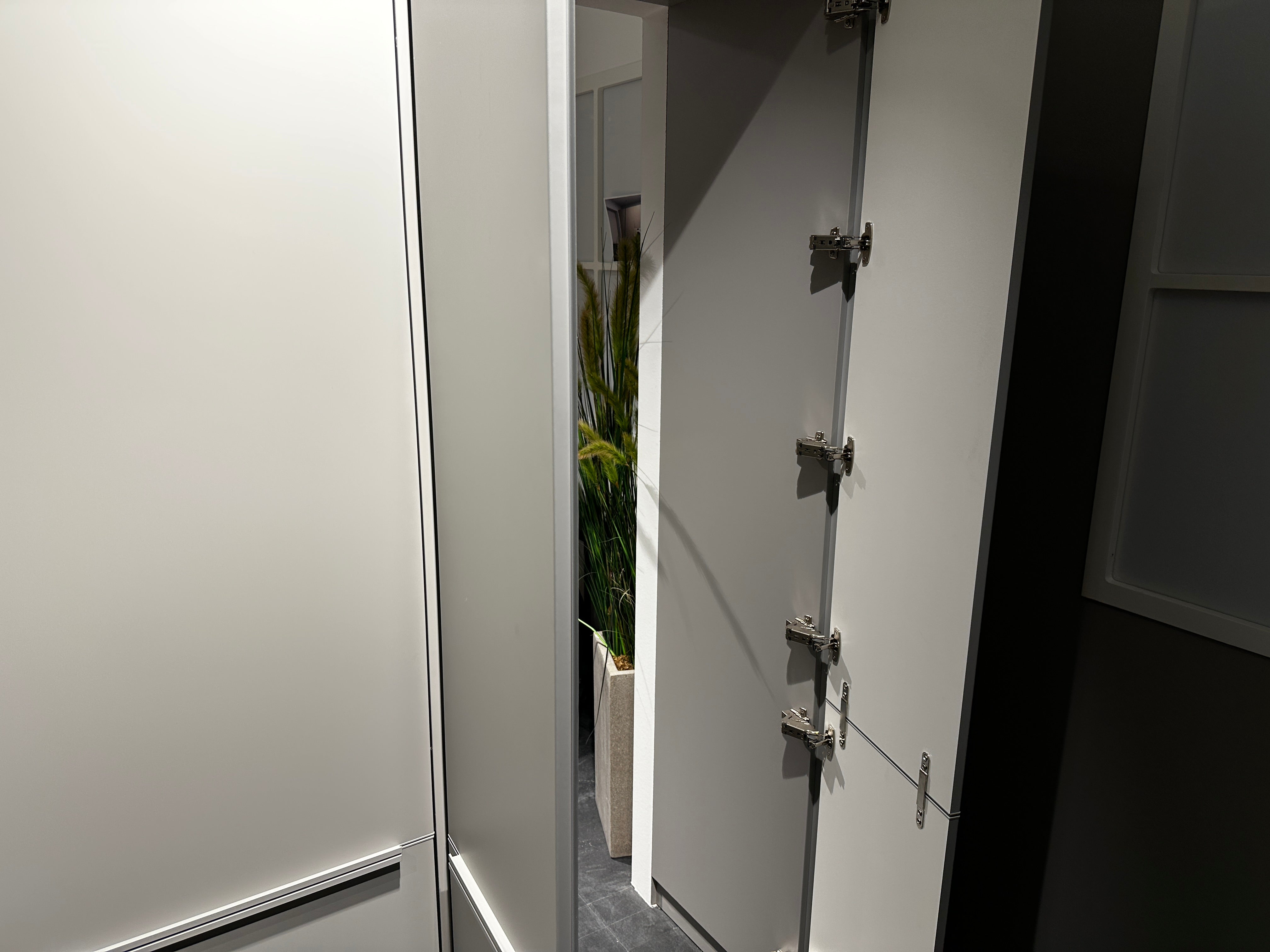 00776 - Steengrijze eilandkeuken