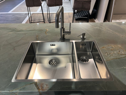 03164 - grijze schiereiland keuken