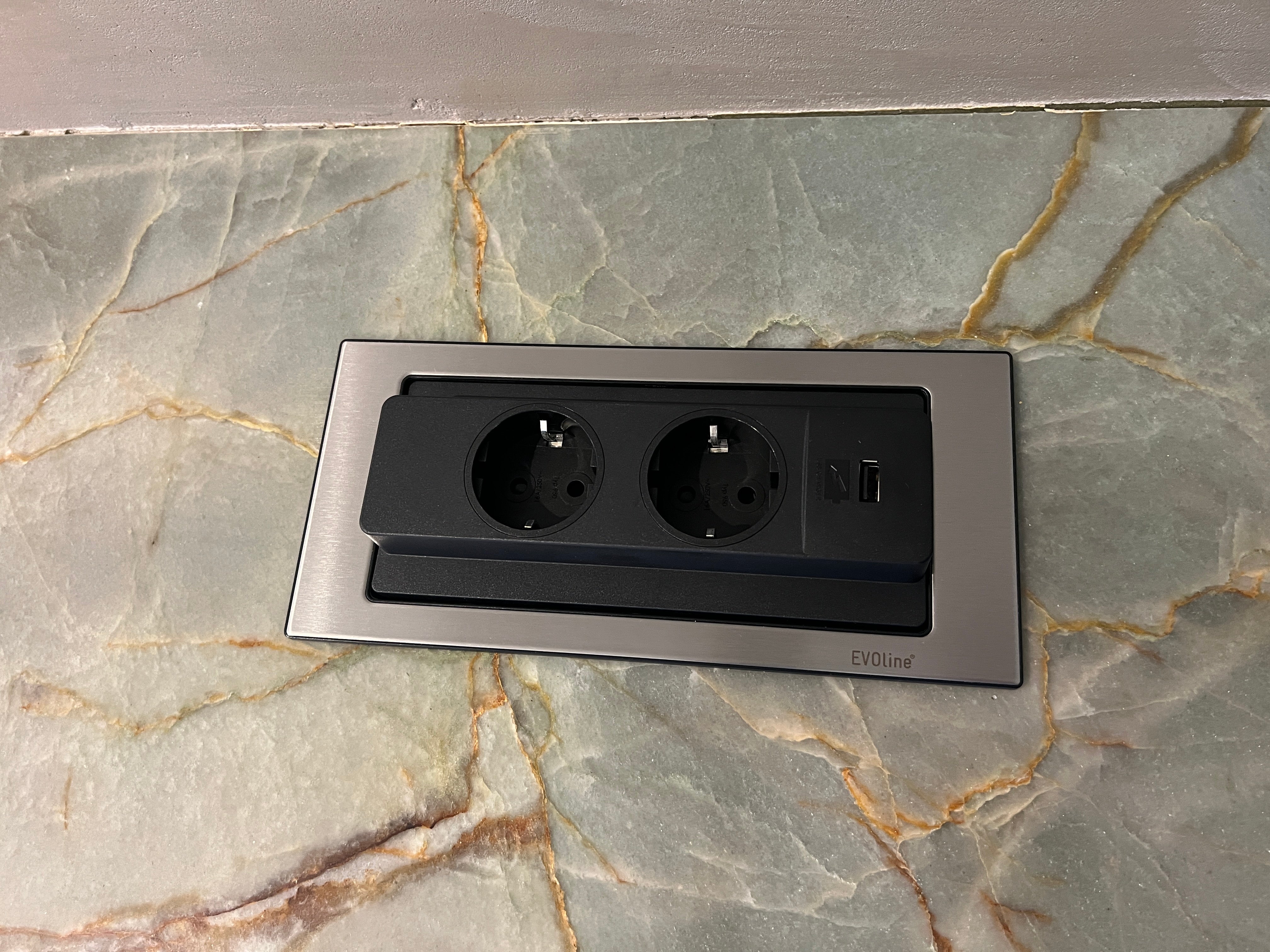 03164 - grijze schiereiland keuken