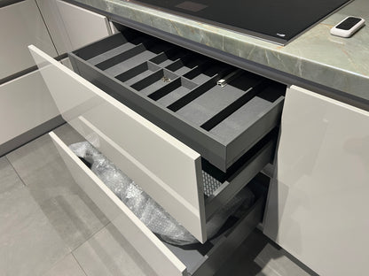 03164 - grijze schiereiland keuken