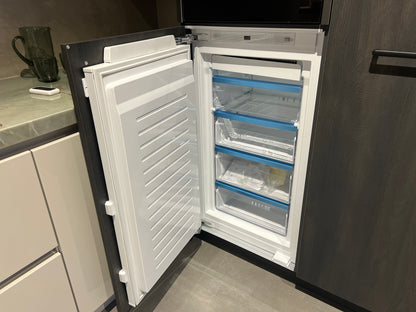 03164 - grijze schiereiland keuken