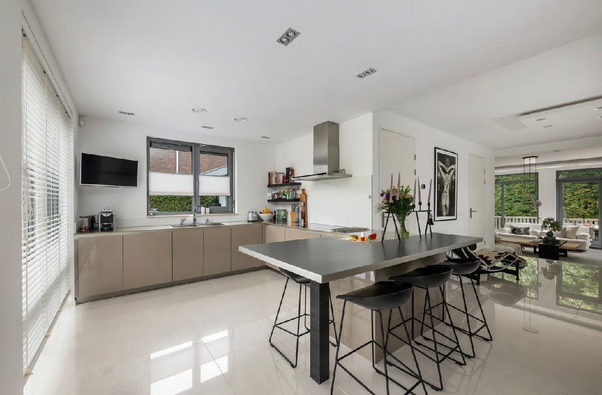 04629 - Hoogglans Siematic keuken met kastenwand