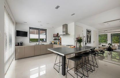 04629 - Hoogglans Siematic keuken met kastenwand