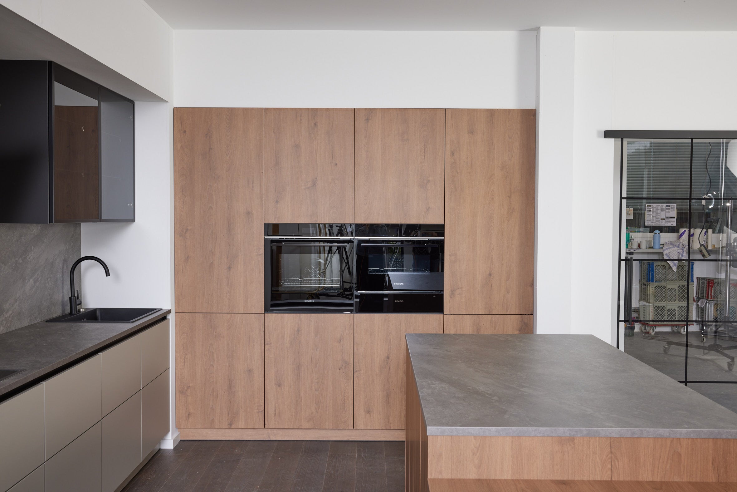 02736 - Kiezelgrijze Schuller keuken