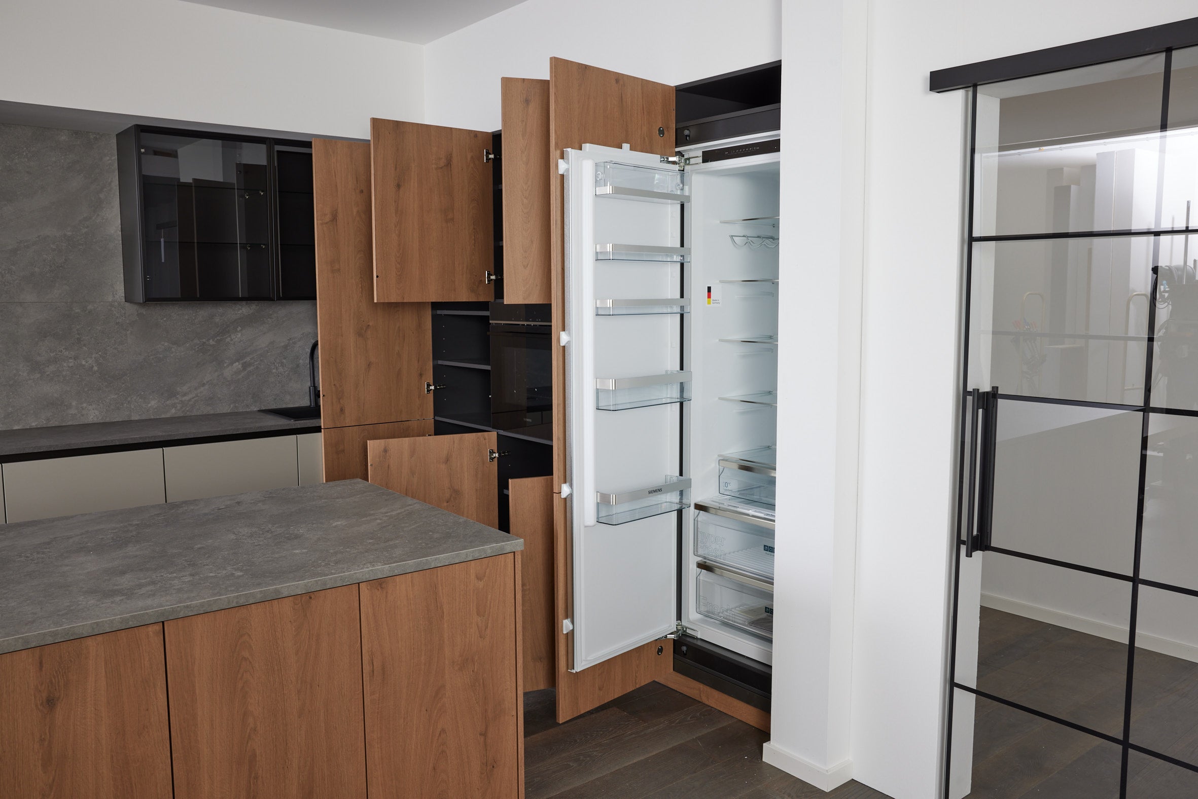 02736 - Kiezelgrijze Schuller keuken