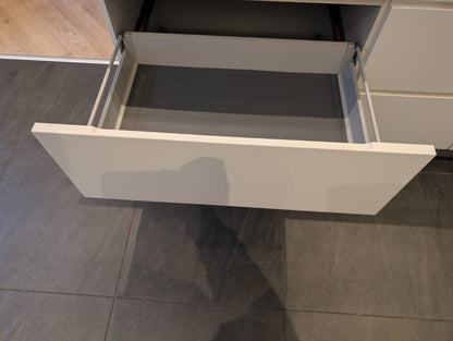 02520 - Witte schiereiland keuken