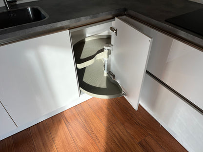 02700 - Hoogglans witte hoekkeuken