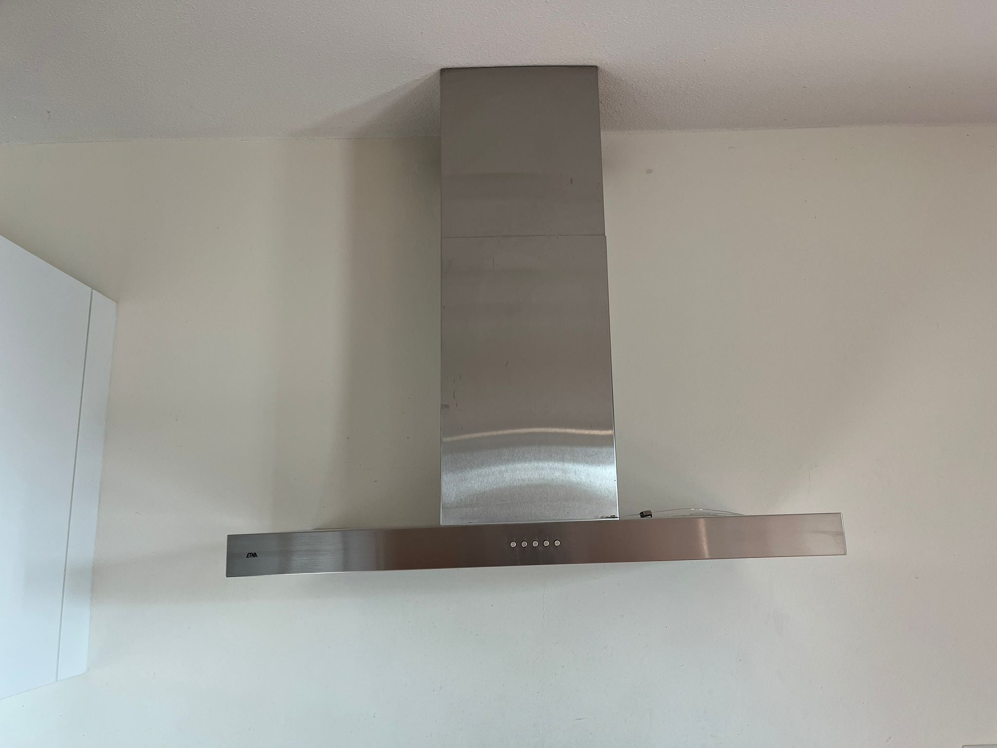 02700 - Hoogglans witte hoekkeuken