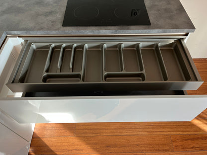 02700 - Hoogglans witte hoekkeuken