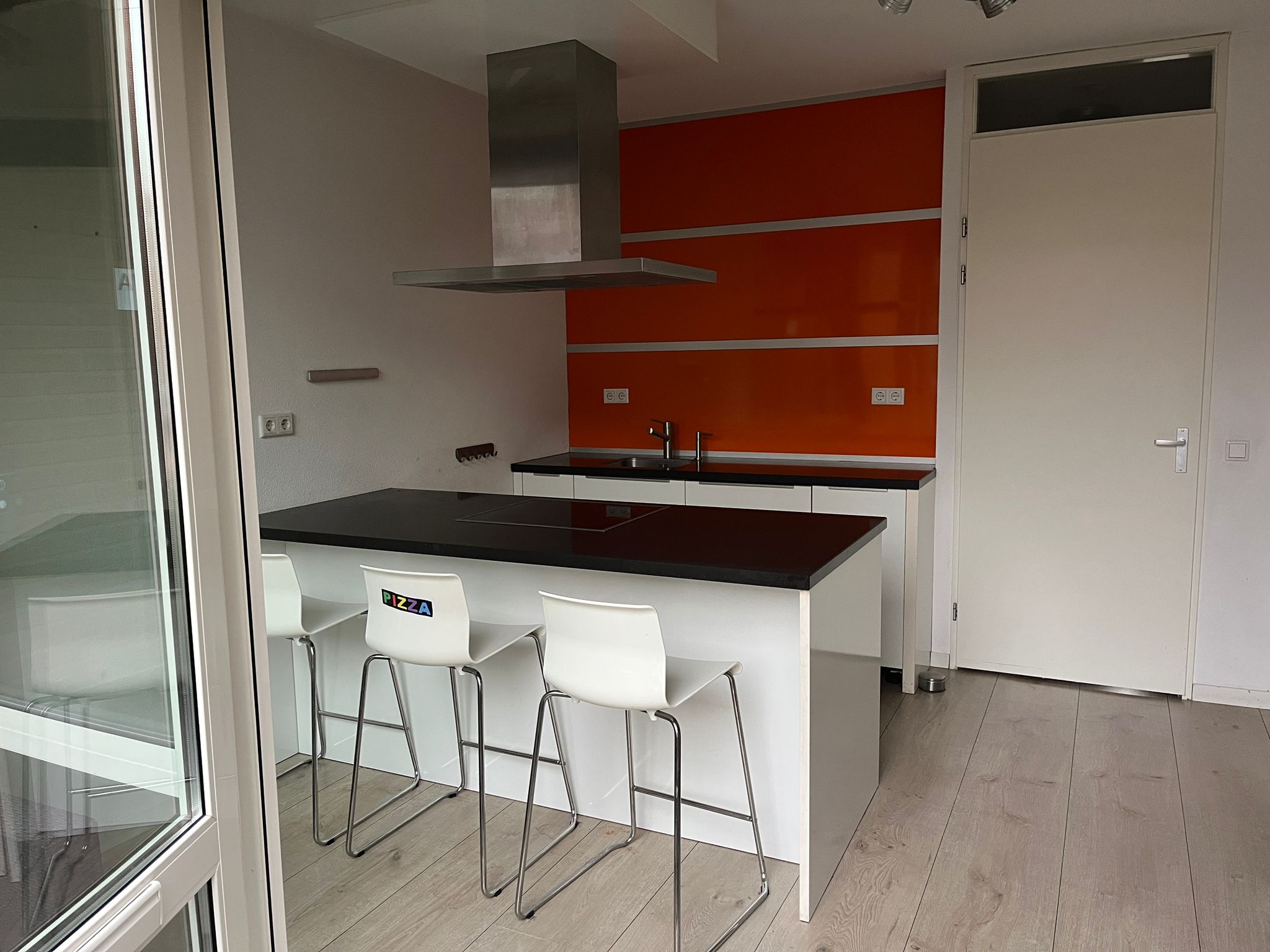 02890 - Witte schiereiland keuken