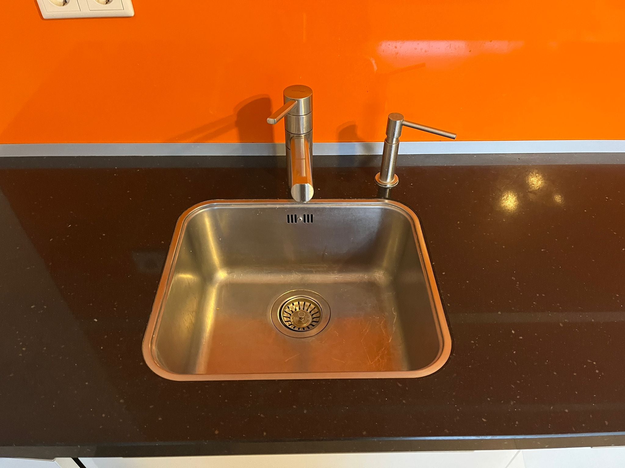 02890 - Witte schiereiland keuken