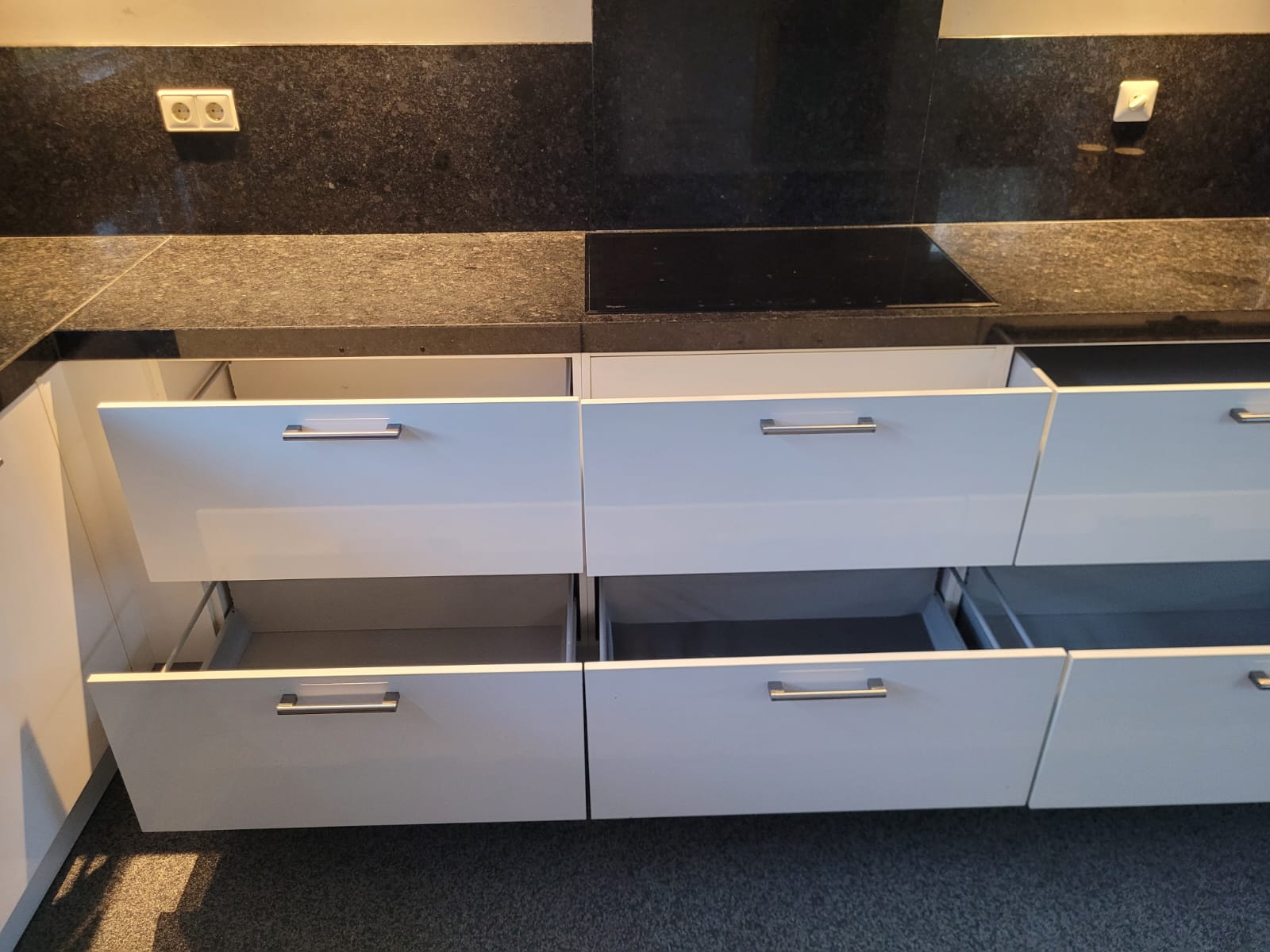 02748 - Witte hoekkeuken