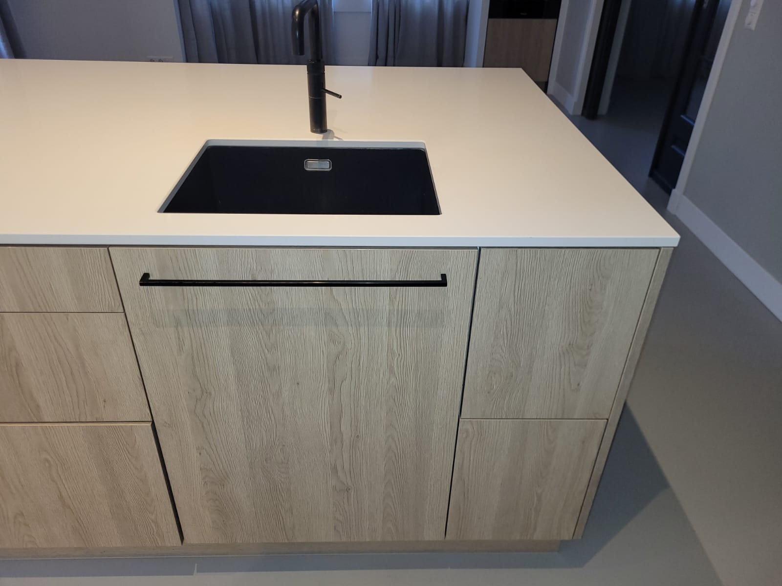 02756 - Witte schiereiland keuken