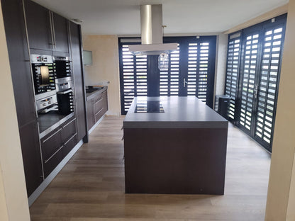 02282 - Donkerbruine Poggenpohl keuken