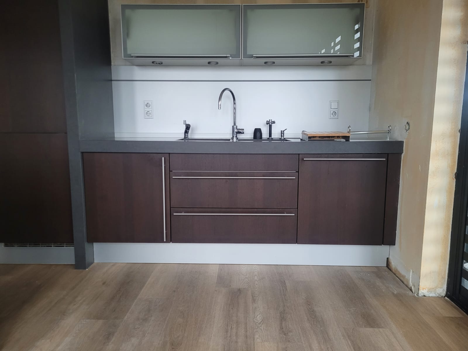 02282 - Donkerbruine Poggenpohl keuken