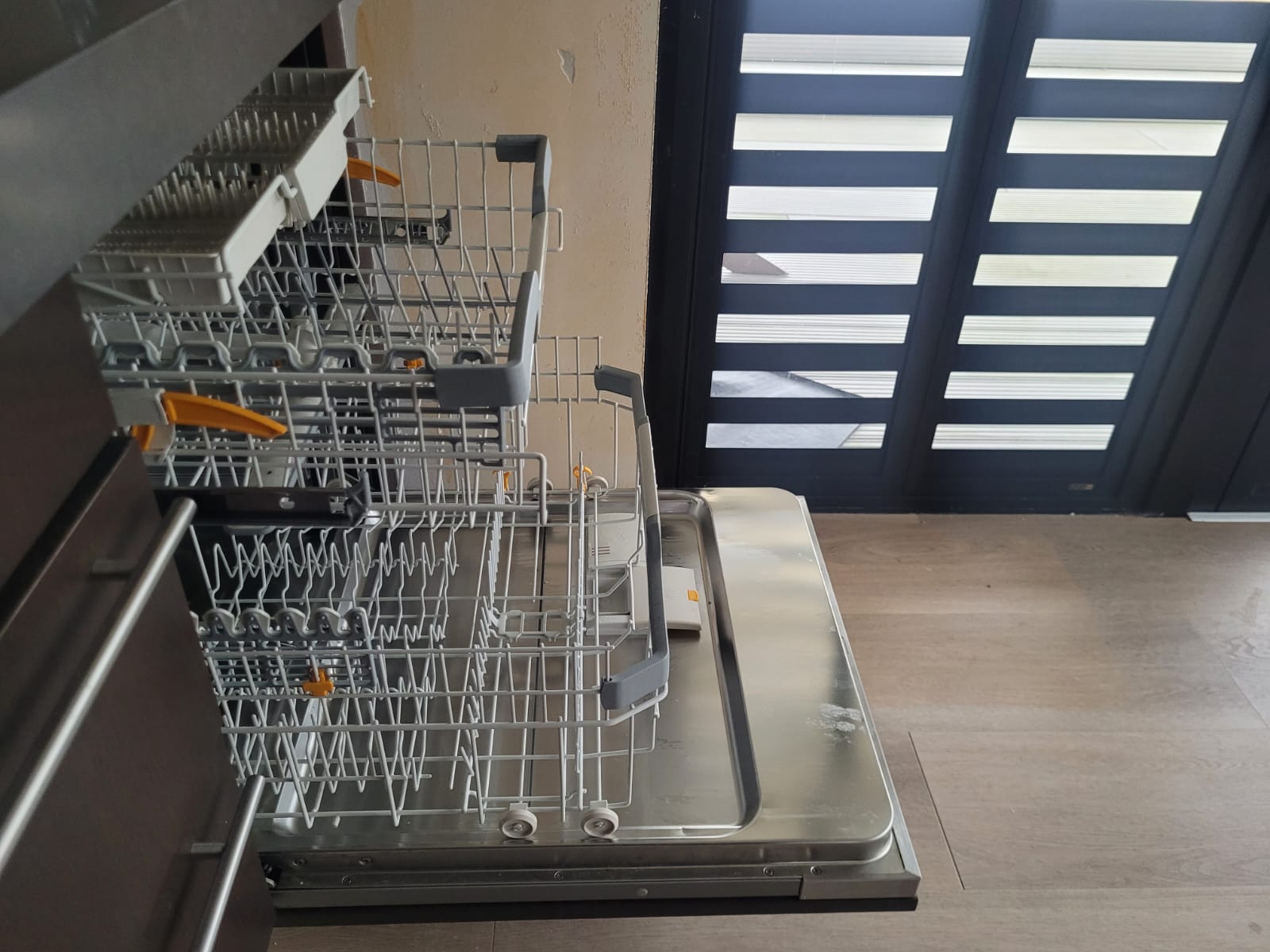 02282 - Donkerbruine Poggenpohl keuken