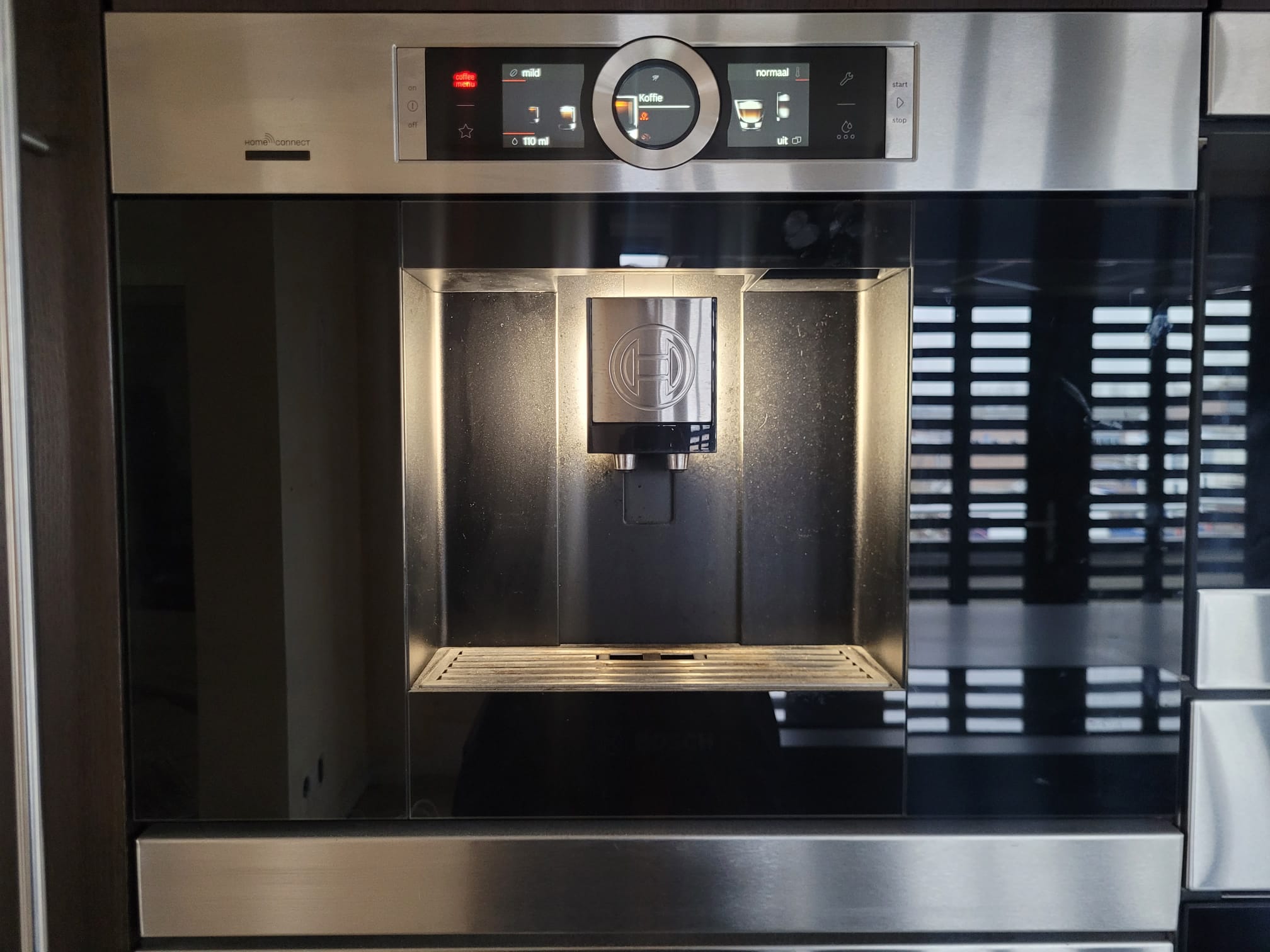 02282 - Donkerbruine Poggenpohl keuken