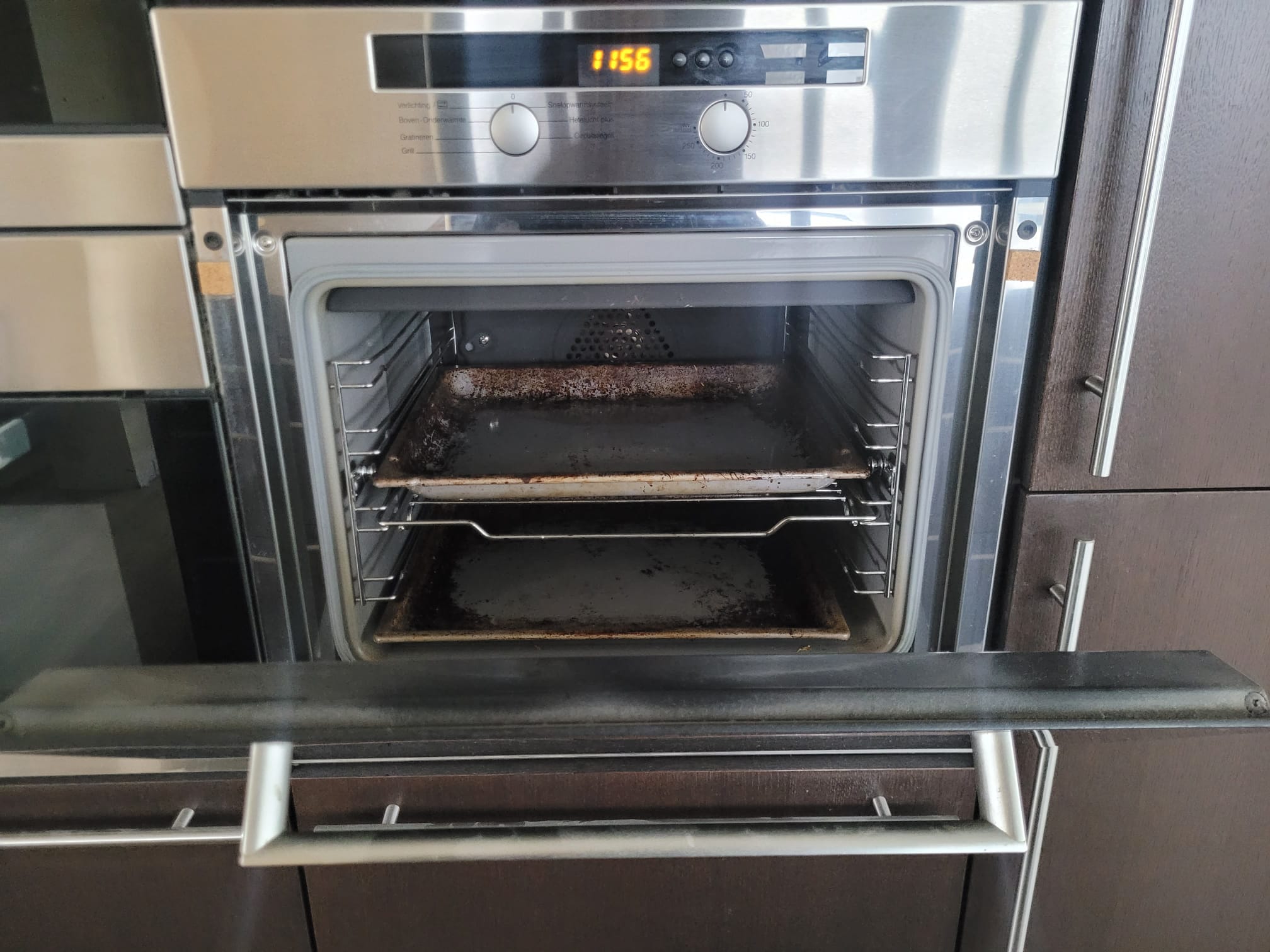 02282 - Donkerbruine Poggenpohl keuken