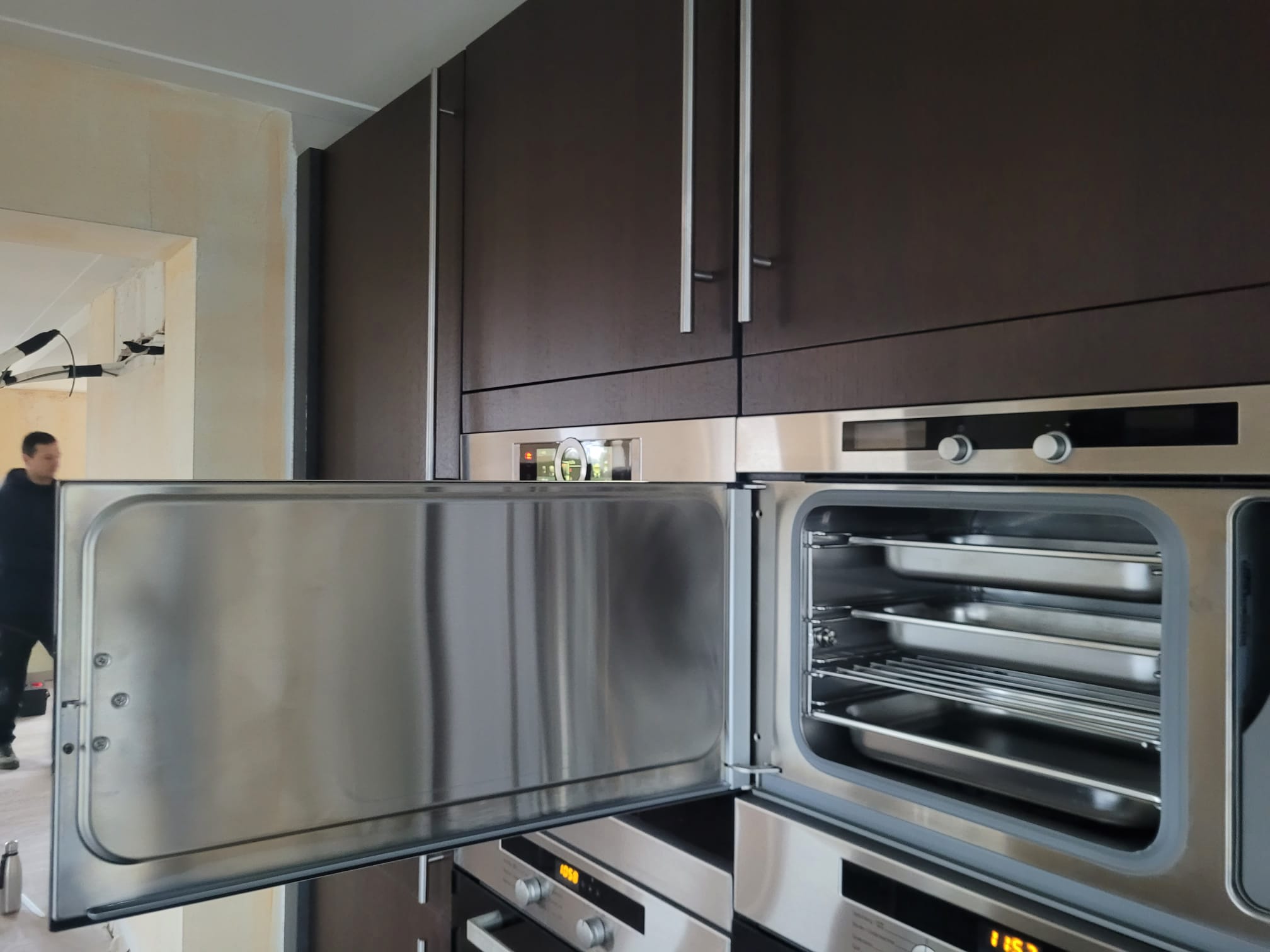 02282 - Donkerbruine Poggenpohl keuken