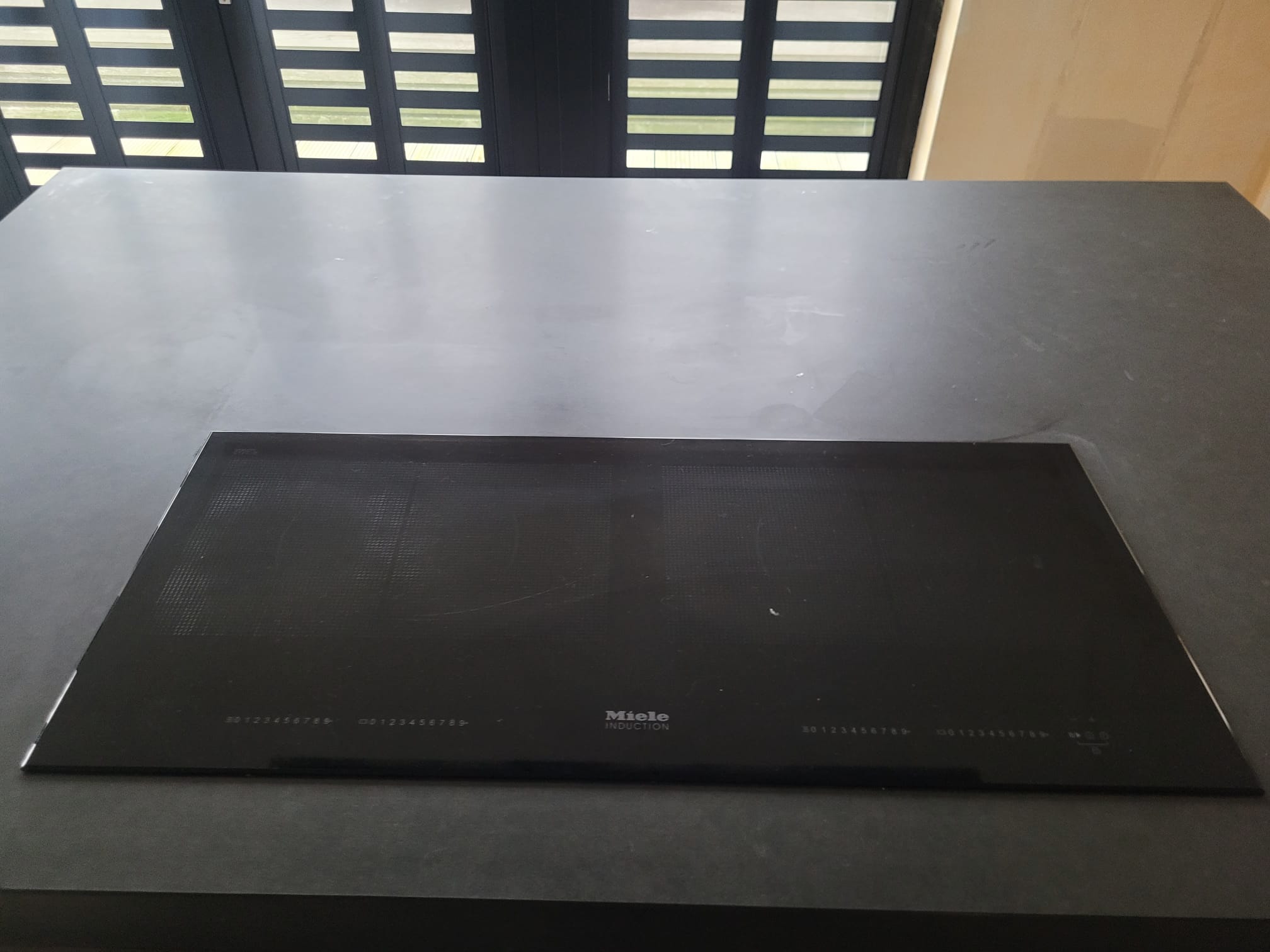 02282 - Donkerbruine Poggenpohl keuken