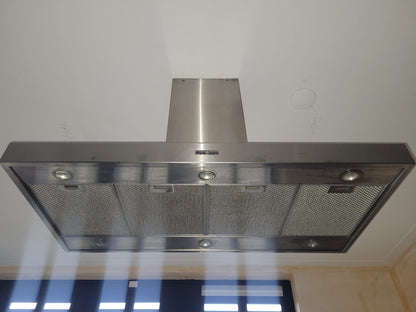 02282 - Donkerbruine Poggenpohl keuken