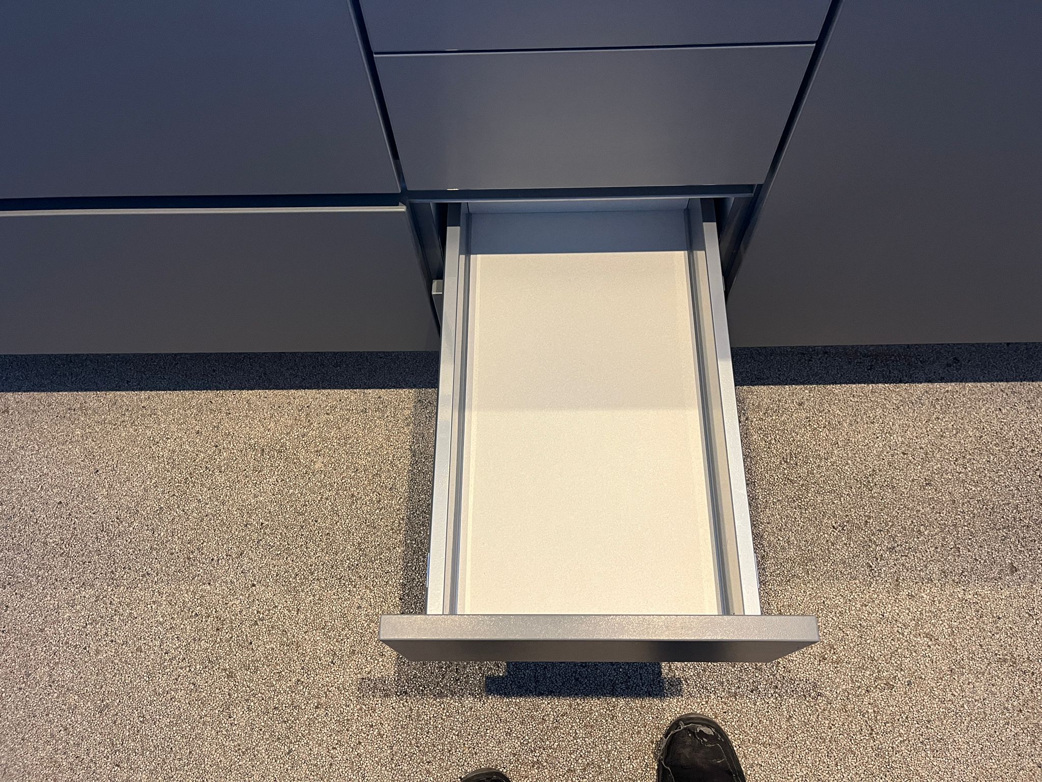 02288 - Grijze schiereiland keuken