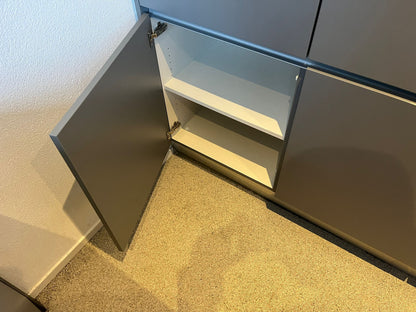 02288 - Grijze schiereiland keuken