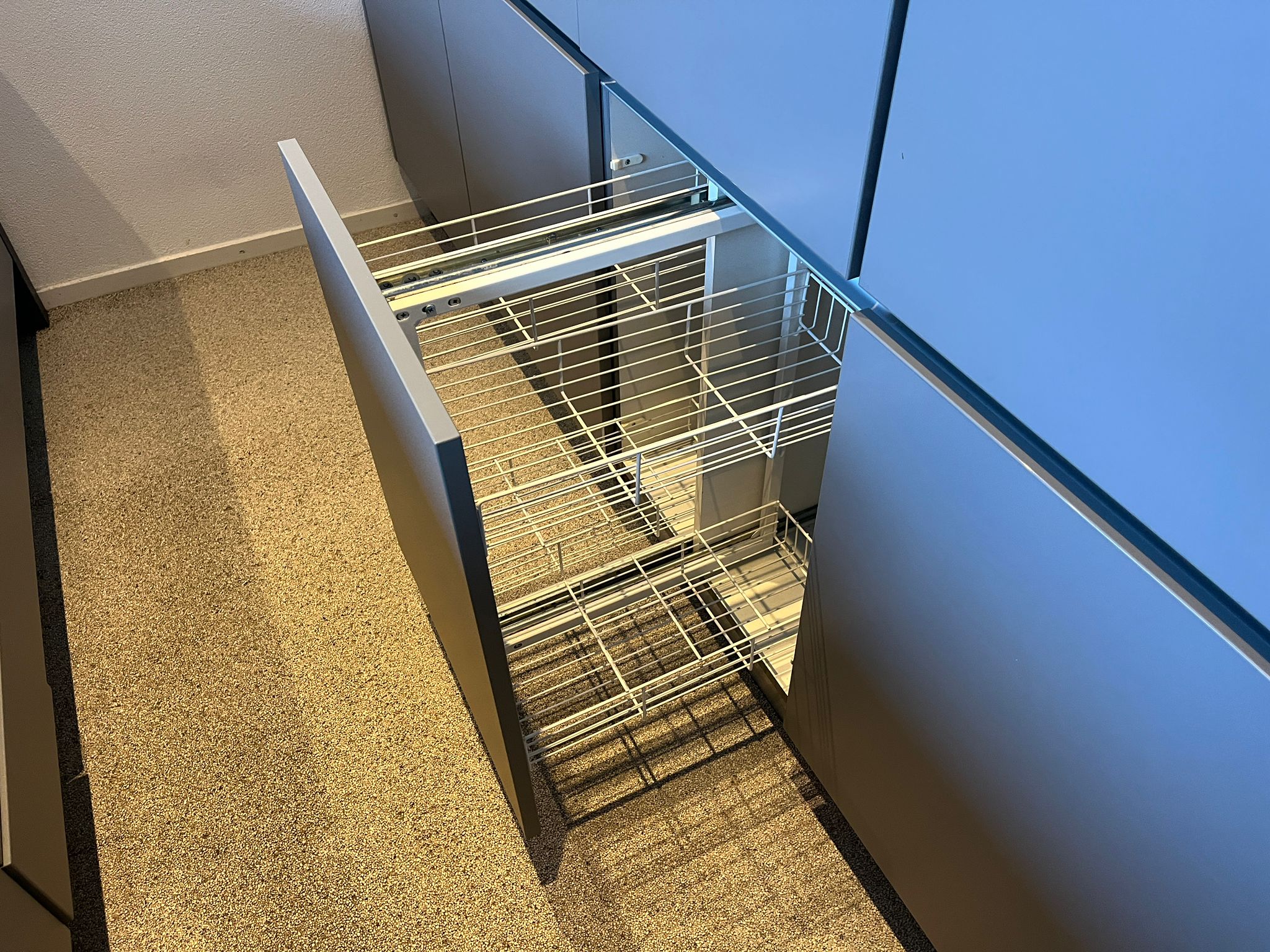 02288 - Grijze schiereiland keuken