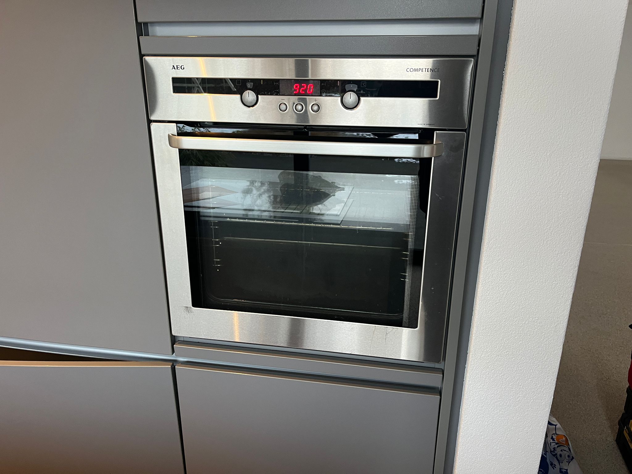 02288 - Grijze schiereiland keuken