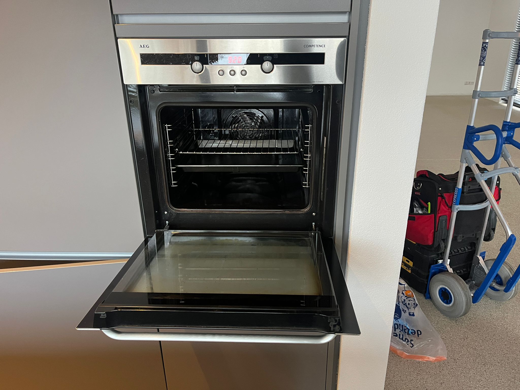 02288 - Grijze schiereiland keuken