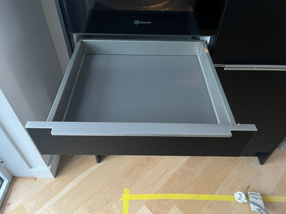 03000 - Zwarte hoekkeuken met hoge kast