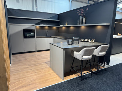 33983 - Grey island kitchen from Rotpunkt with Dekton top 