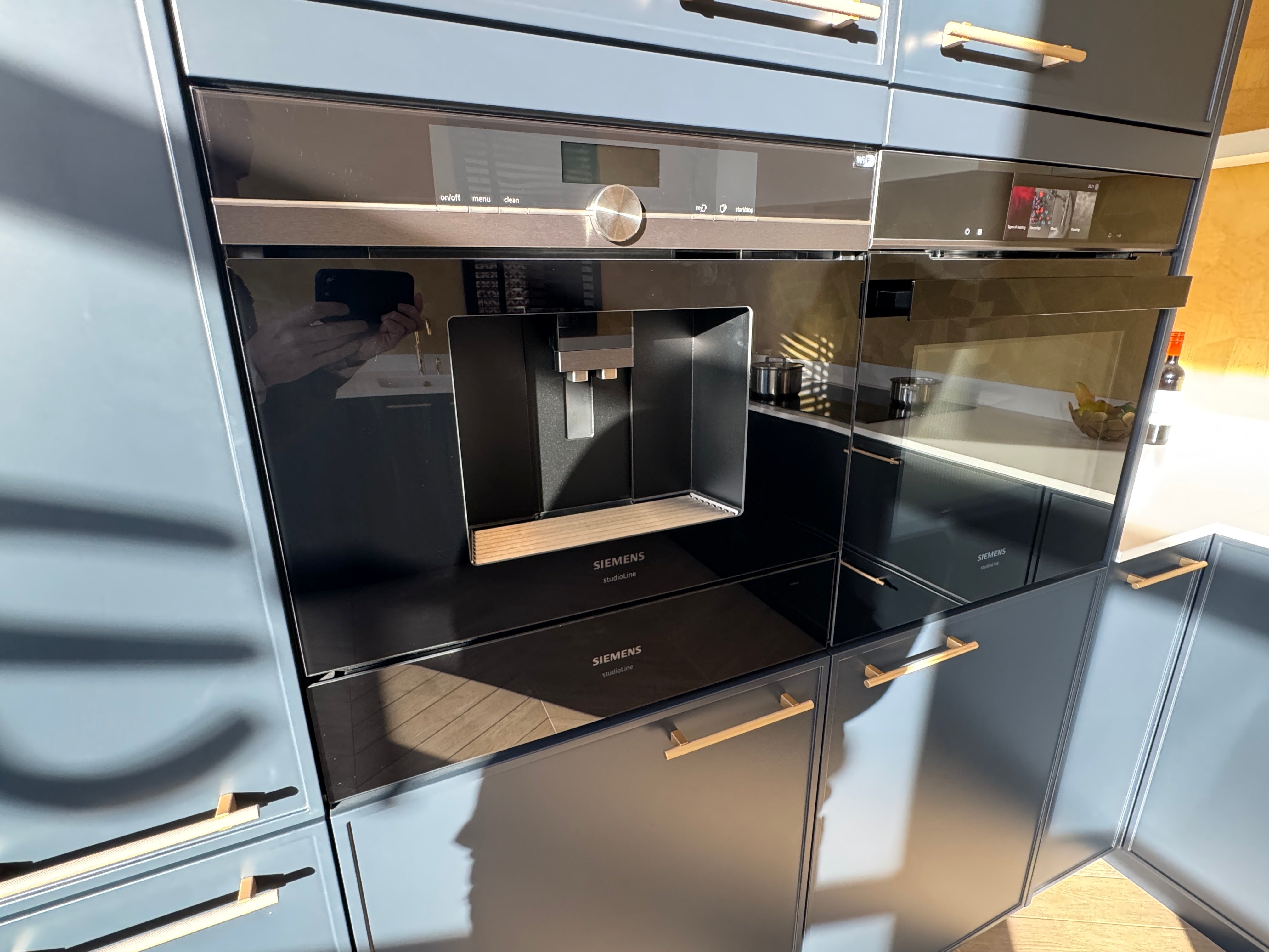 34013 - Dark blue Punto kitchen with composite top 