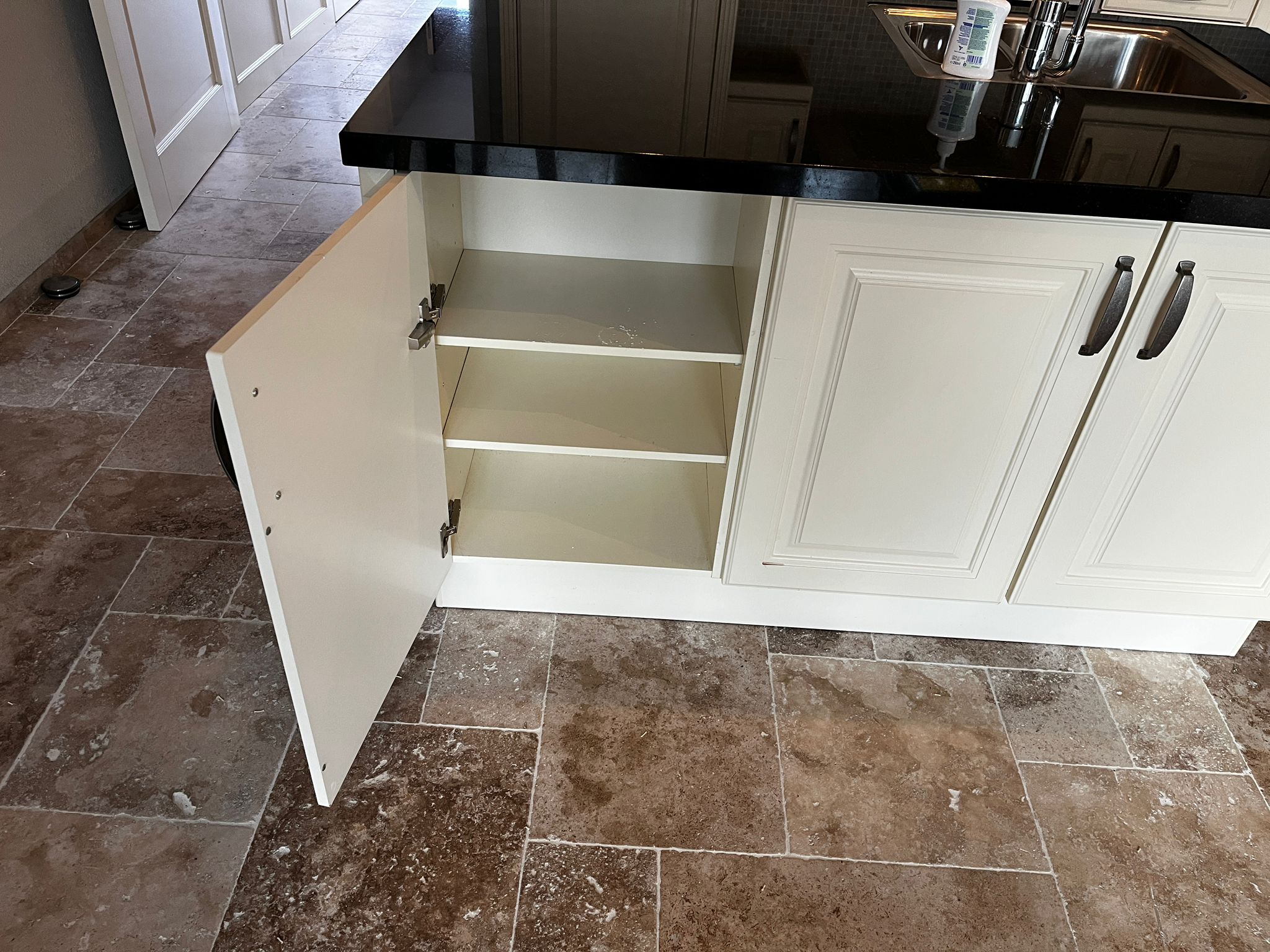 28280 - White country island kitchen with stone top 