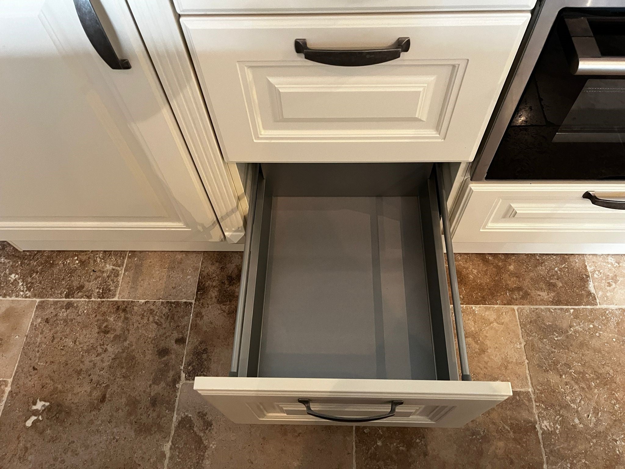 28280 - White country island kitchen with stone top 