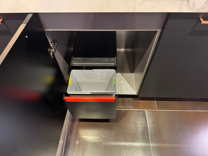 00044 - Mat zwarte eilandkeuken