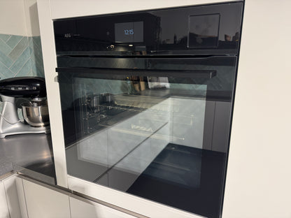 00518 - Moderne mat wit gelakte keuken