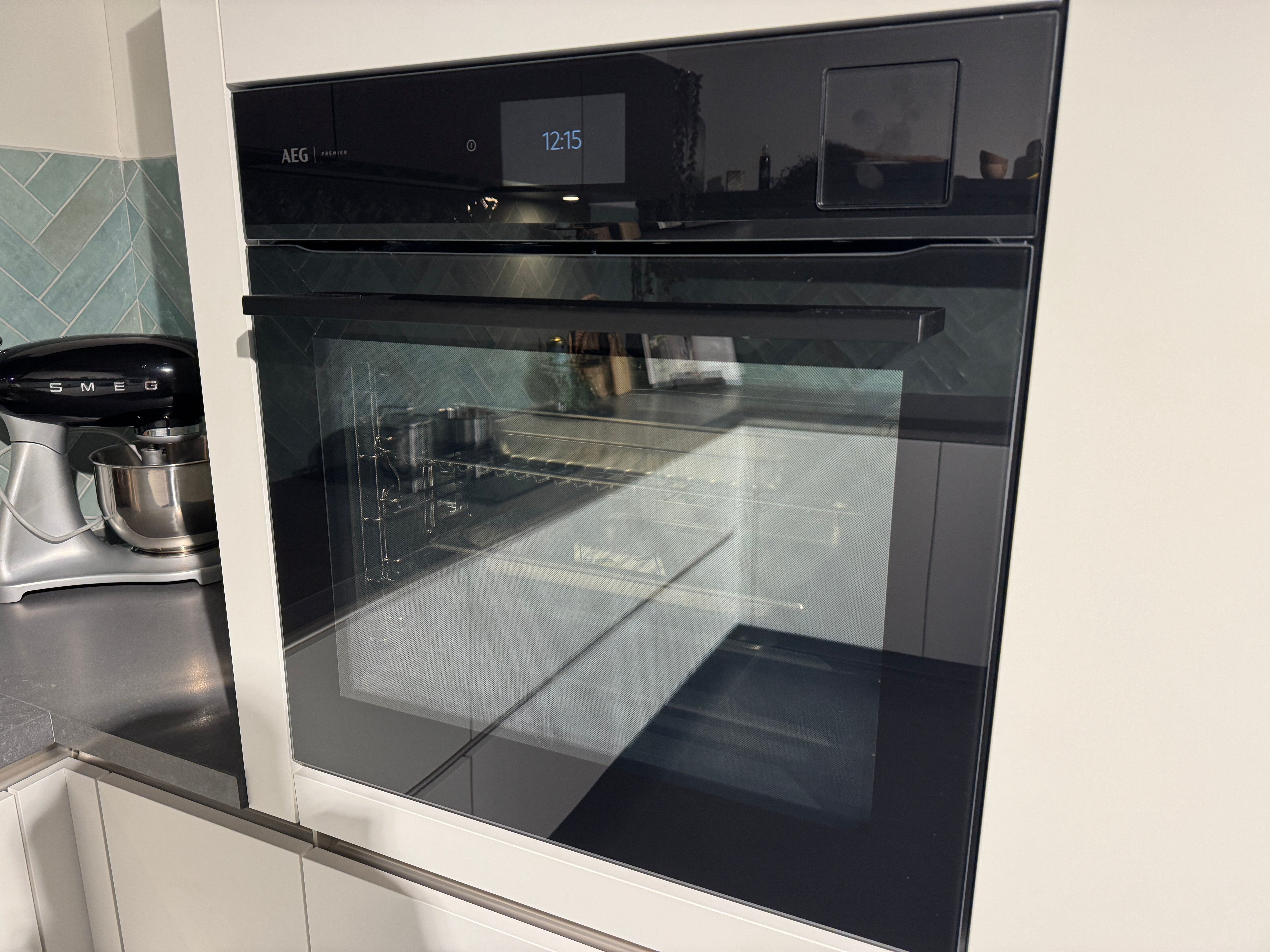 00518 - Moderne mat wit gelakte keuken