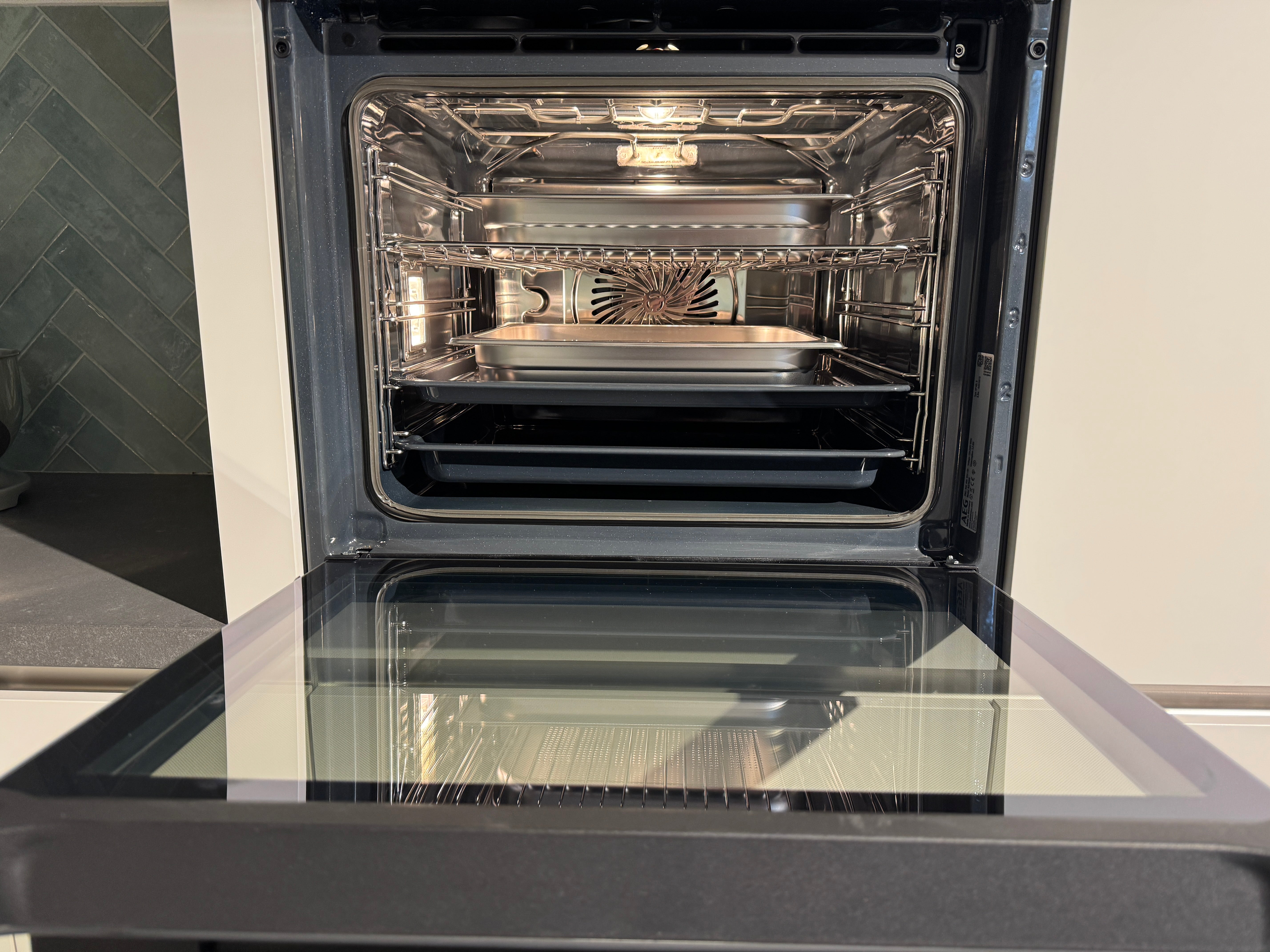 00518 - Moderne mat wit gelakte keuken