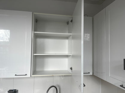 00157 - Nobilia hoogglans witte hoekkeuken